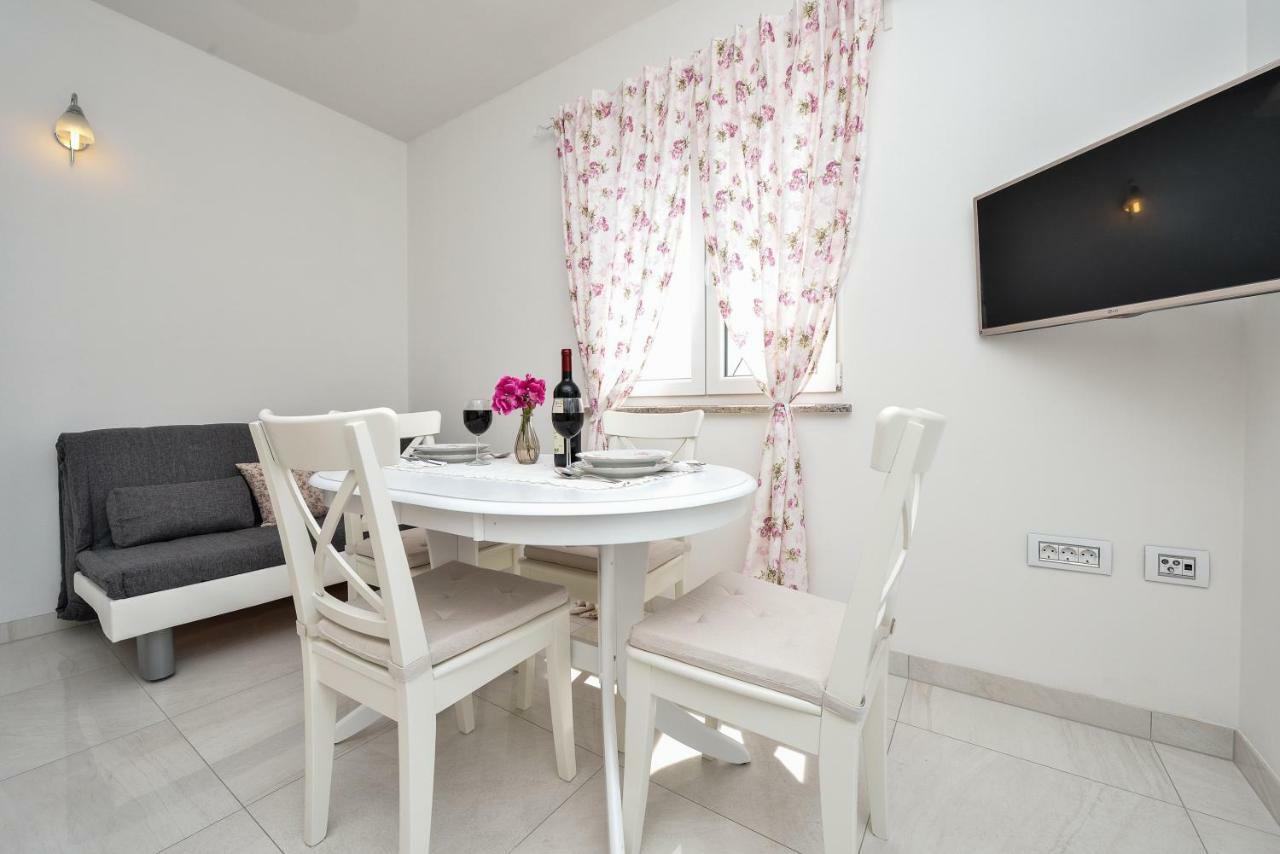 Sukošan Apartments Feel Good מראה חיצוני תמונה